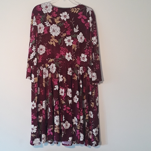 Torrid Burgundy Floral Print Woven Faux Wrap Dress - Picture 5 of 8